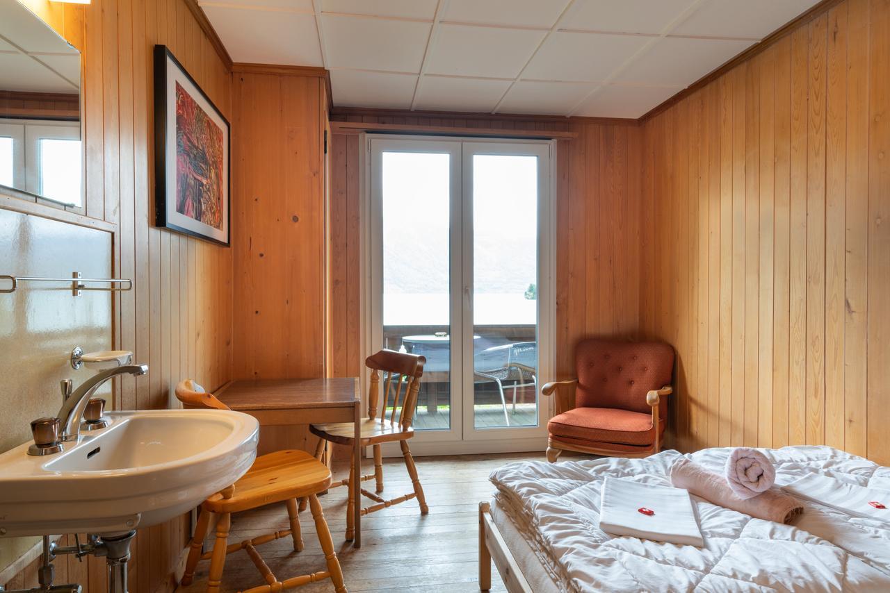 Lake Lodge Hostel Iseltwald Quarto foto